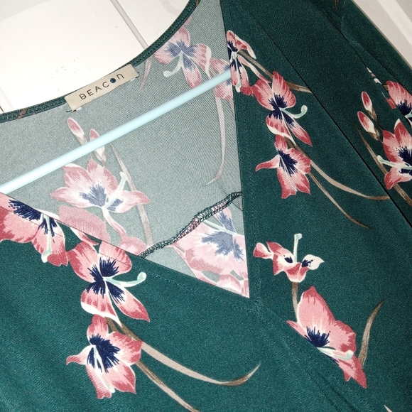 Beacon Drk Green Floral Faux Wrap Hi Low Longsleeve Top size Large - Picture 6 of 10